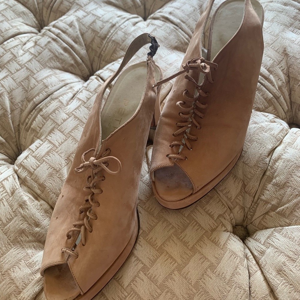 Suede, tie up sling backs with peep toe. 2 3/4 inch heel. Sz 7 1/2.